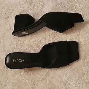 NWOT size black velvet open square toe platform shoes